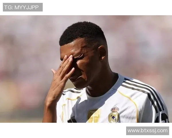 镜头回顾：姆巴佩这一幕令人泪目